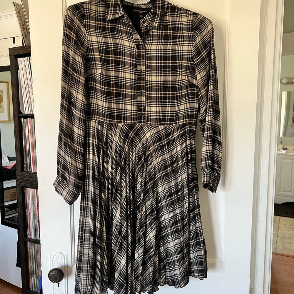 Banana Republic plaid and pleated schoolteacher dress